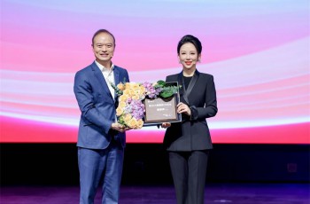 “九球天后”潘晓婷成腾势D9第30万辆车主